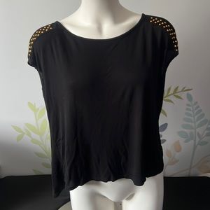 4/$20 Suzy Shier XL tops with shoulder detail